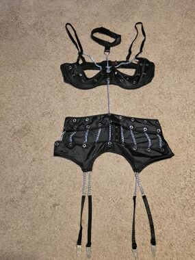 Black Chain-Accent Strappy Bra and Garter Set